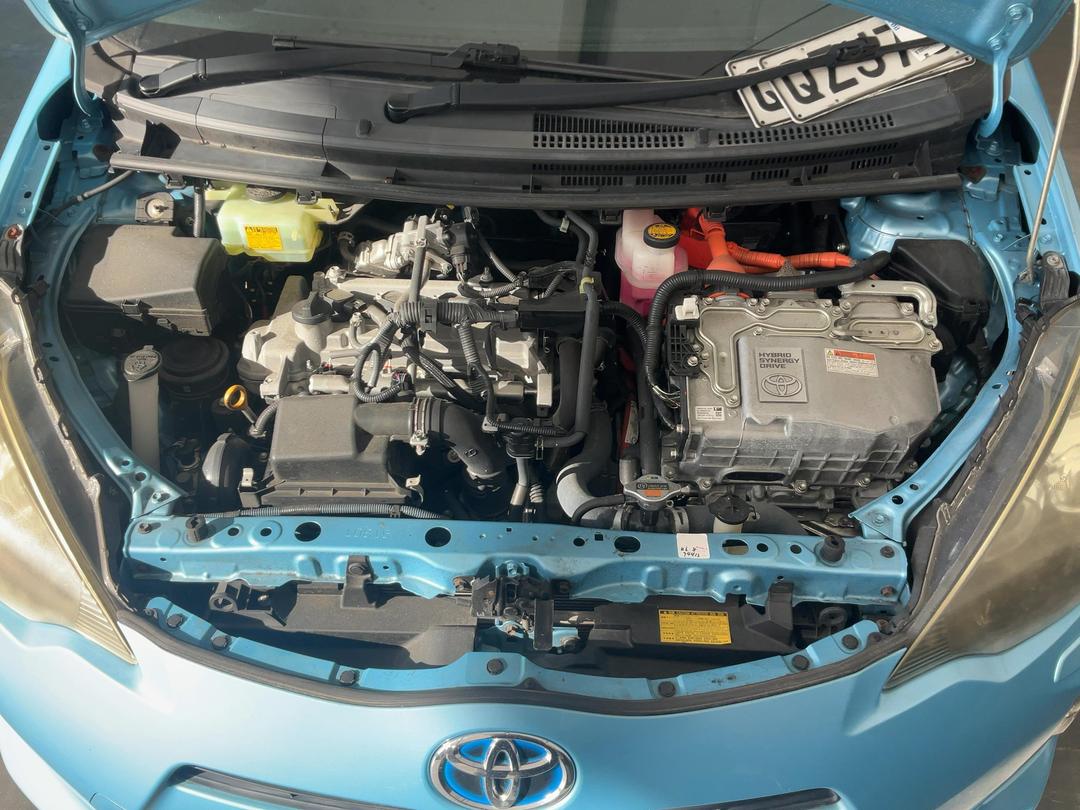 Photo '16' of Toyota Aqua Photo '16' of Toyota Aqua