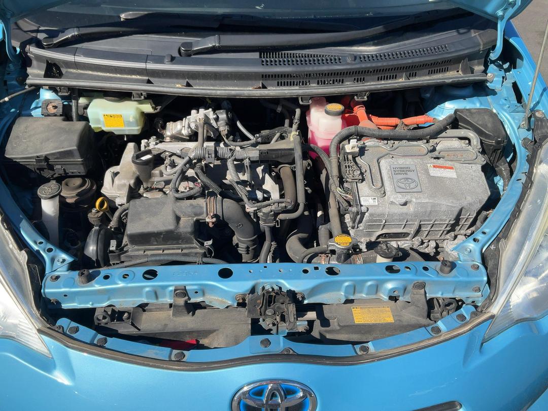 Photo '2' of Toyota Aqua Photo '2' of Toyota Aqua