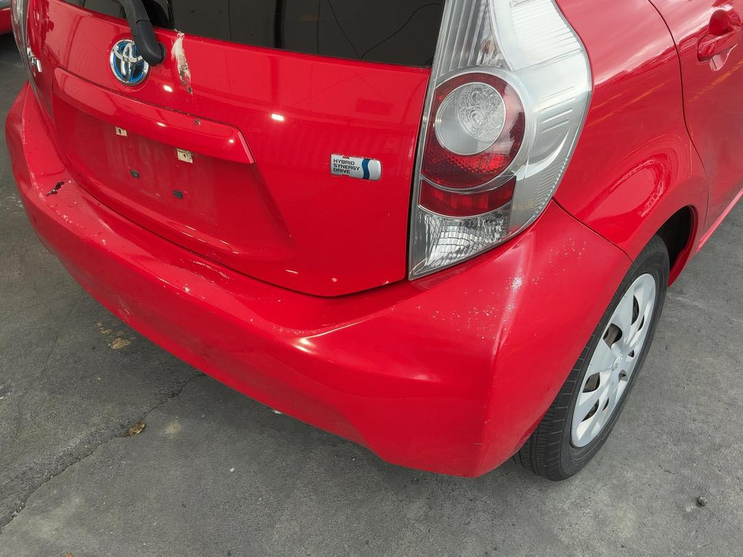 Photo '18' of Toyota Aqua Photo '18' of Toyota Aqua