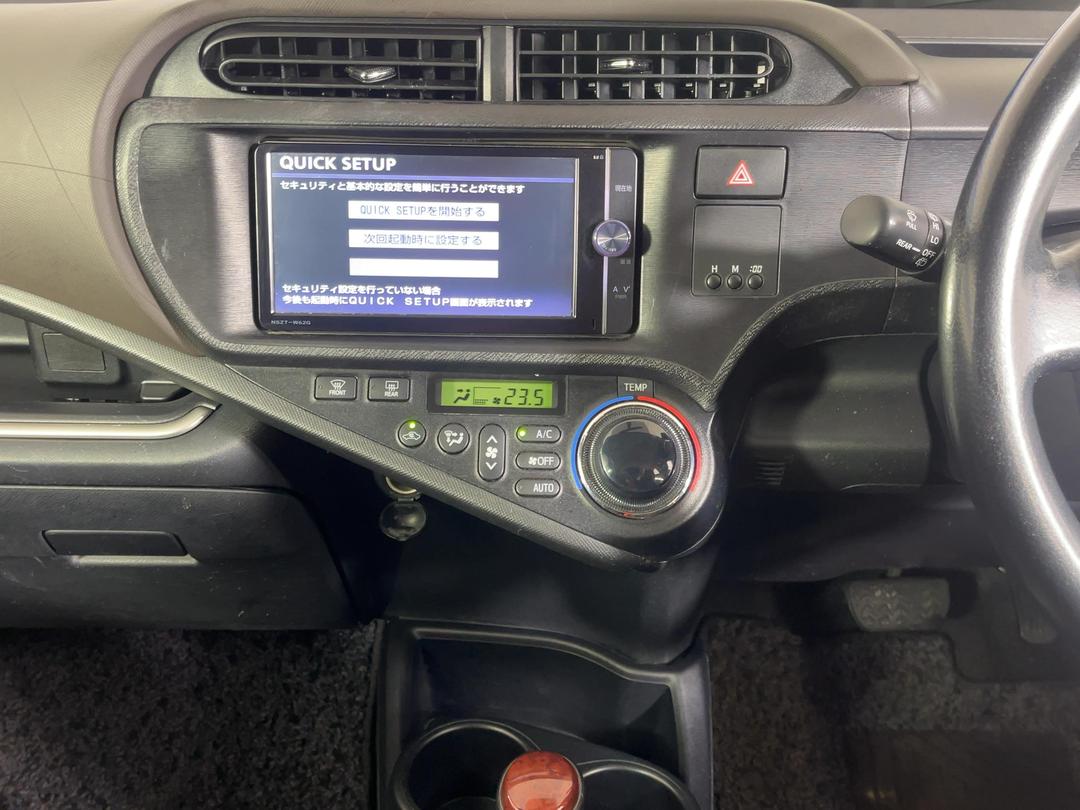 Photo '18' of Toyota Aqua