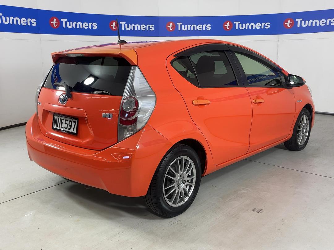 Photo '7' of Toyota Aqua