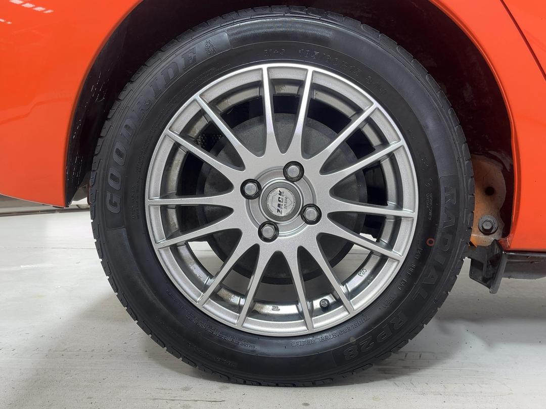 Photo '12' of Toyota Aqua