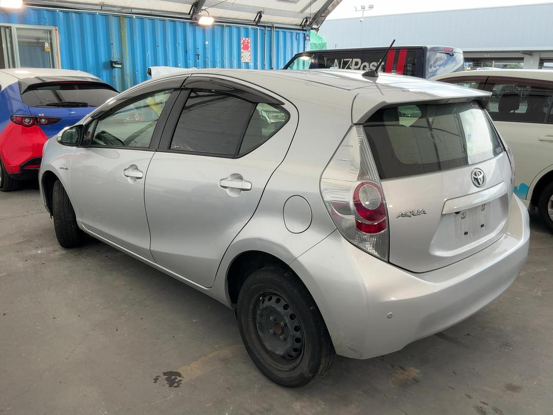 Photo '9' of Toyota Aqua