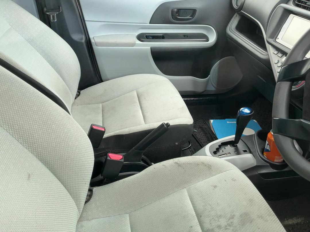 Photo '15' of Toyota Aqua
