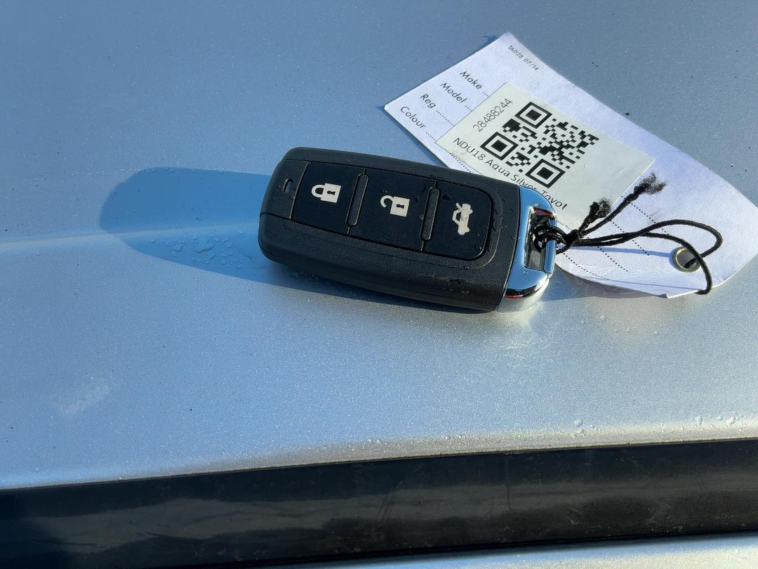 Photo '28' of Toyota Aqua