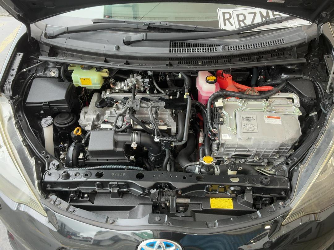 Photo '21' of Toyota Aqua