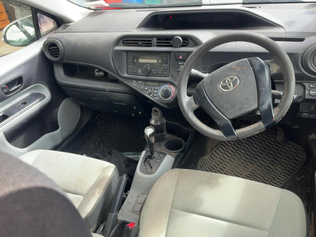 Photo '17' of Toyota Aqua Photo '17' of Toyota Aqua
