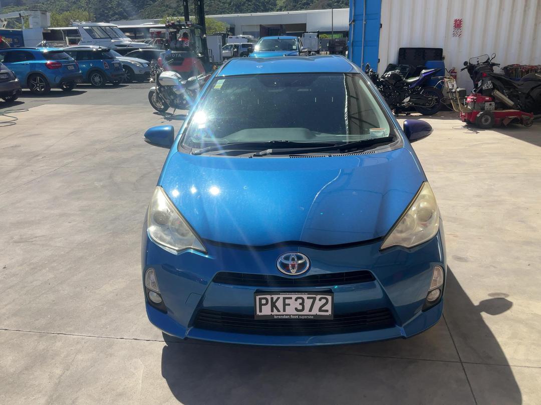 Photo '3' of Toyota Aqua Photo '3' of Toyota Aqua