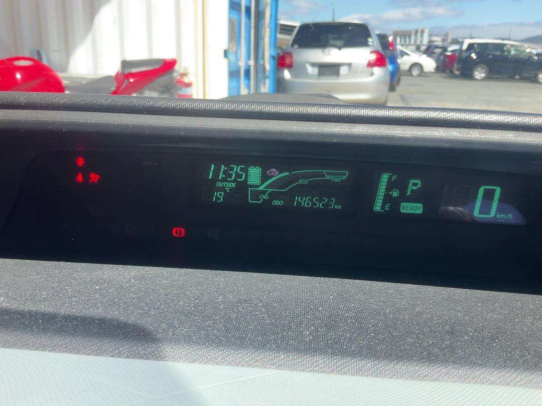 Photo '18' of Toyota Aqua Photo '18' of Toyota Aqua