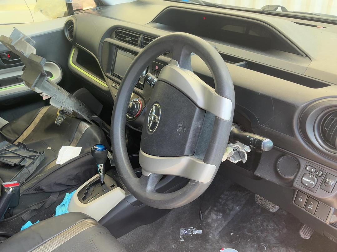 Photo '16' of Toyota Aqua Photo '16' of Toyota Aqua
