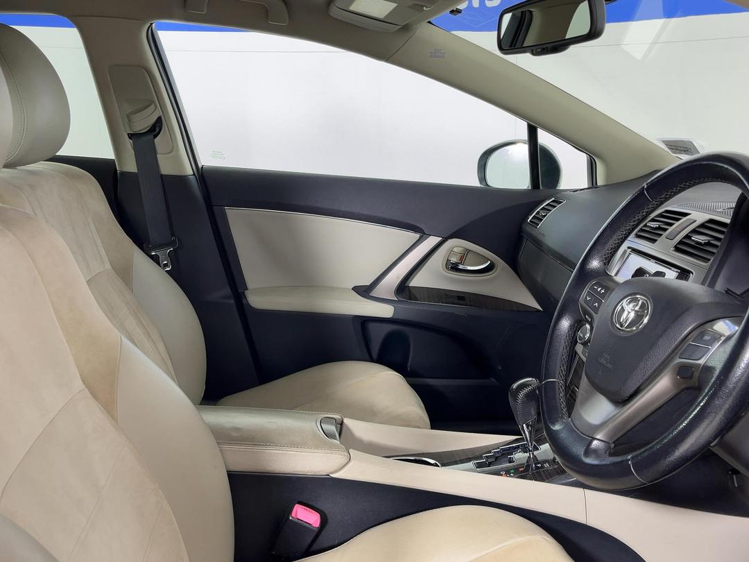 Photo '16' of Toyota Avensis