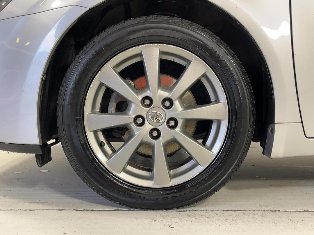 Photo '10' of Toyota Avensis
