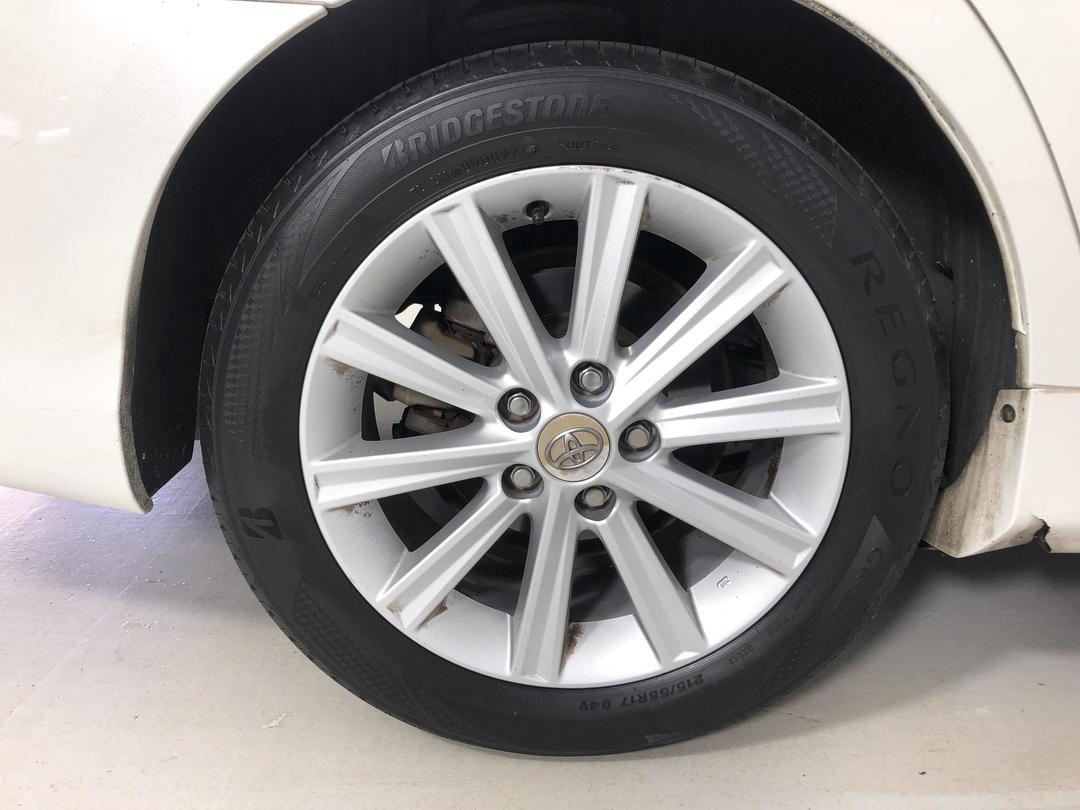 Photo '12' of Toyota Camry