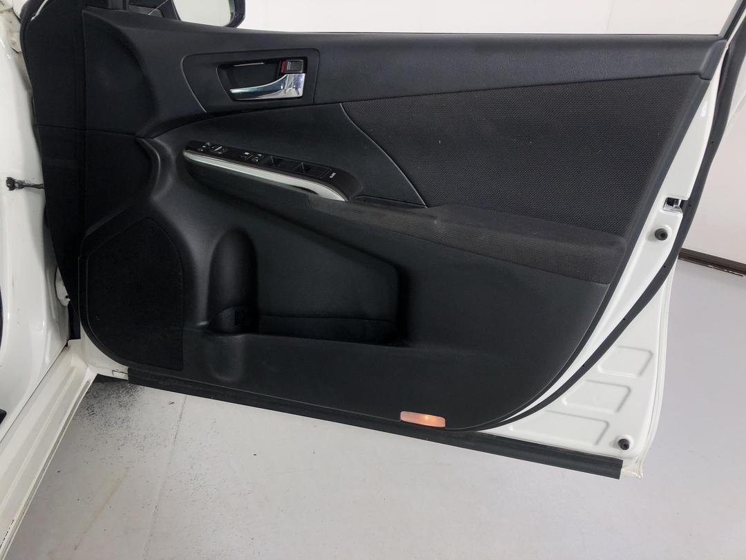 Photo '15' of Toyota Camry