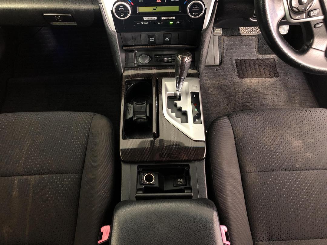 Photo '18' of Toyota Camry