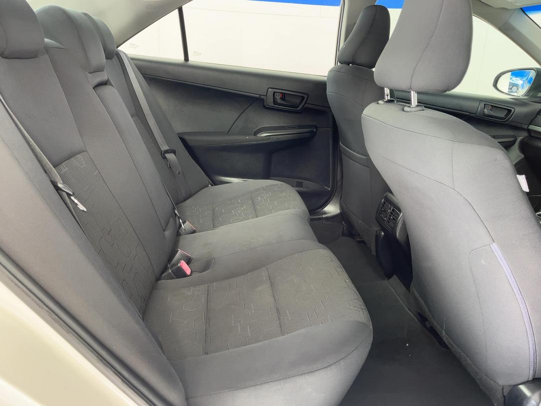 Photo '18' of Toyota Camry GL Photo '18' of Toyota Camry GL