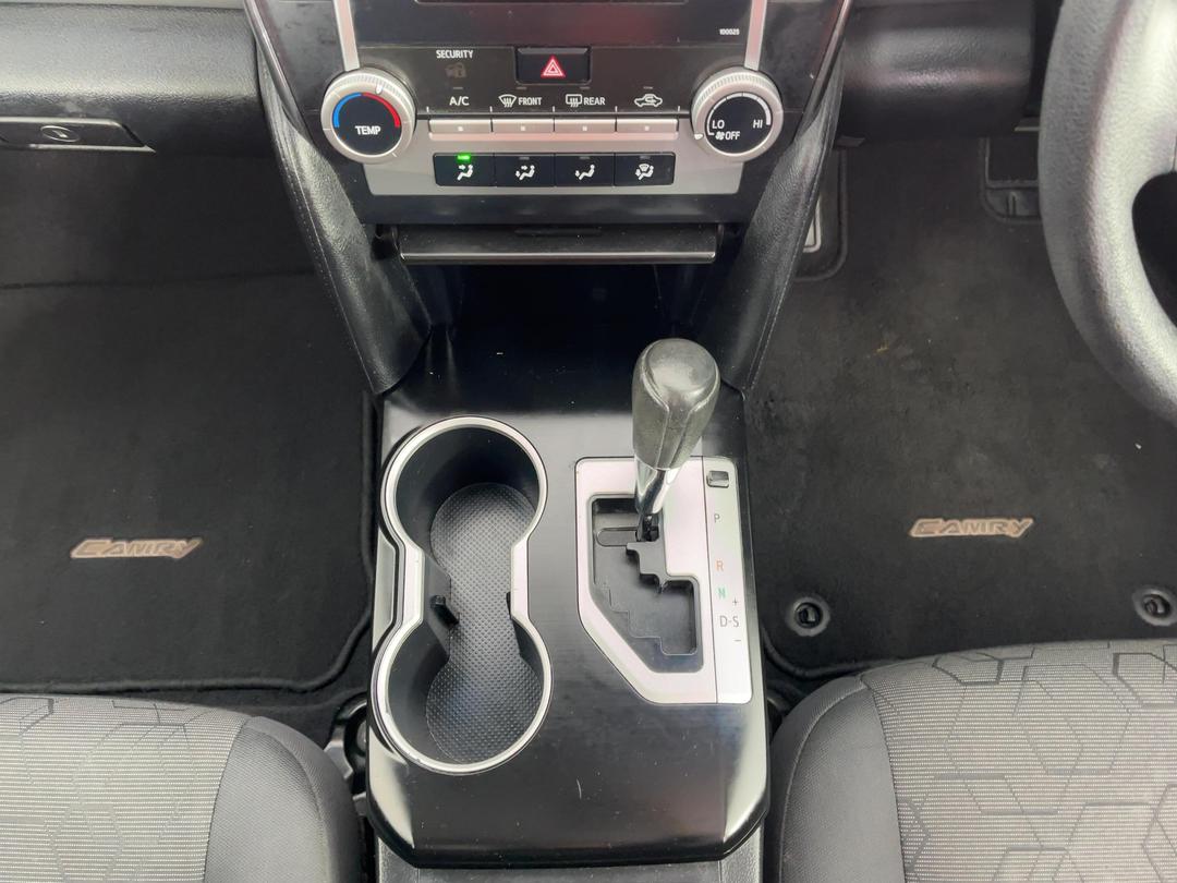 Photo '16' of Toyota Camry GL Photo '16' of Toyota Camry GL
