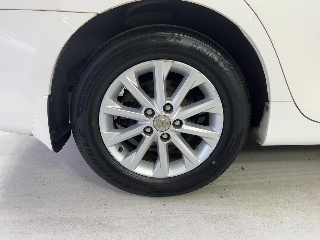 Photo '10' of Toyota Camry GL Photo '10' of Toyota Camry GL