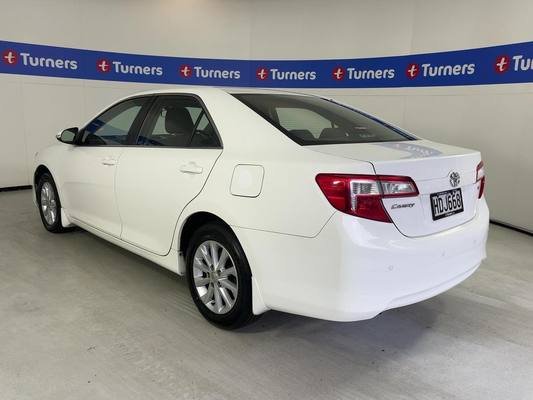 Photo '4' of Toyota Camry GL Photo '4' of Toyota Camry GL