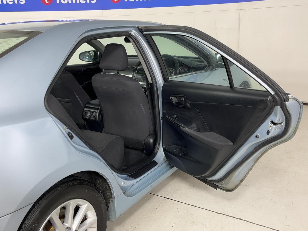 Photo '19' of Toyota Camry