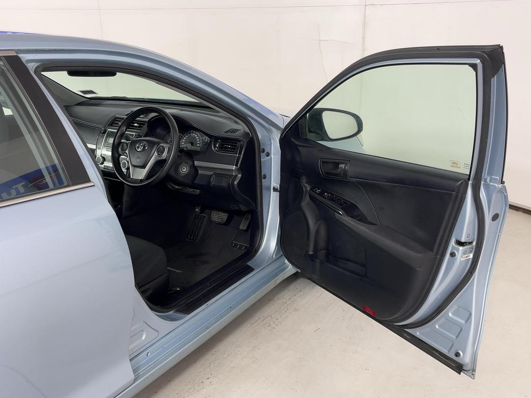 Photo '15' of Toyota Camry