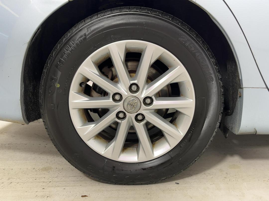 Photo '12' of Toyota Camry