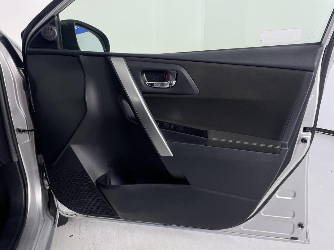 Photo '15' of Toyota Corolla