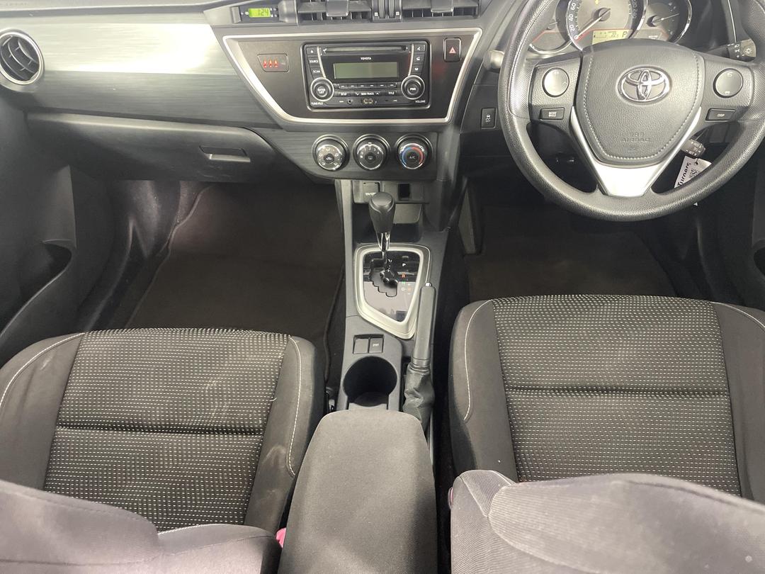 Photo '18' of Toyota Corolla