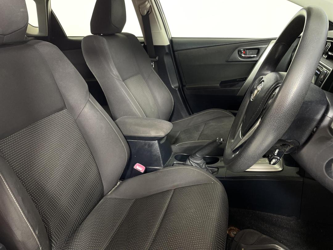 Photo '16' of Toyota Corolla