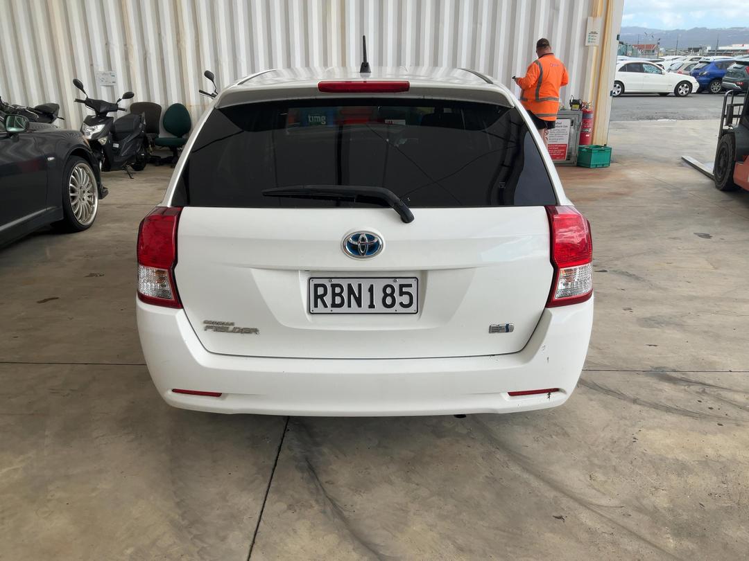 Photo '5' of Toyota Corolla Fielder Hybrid