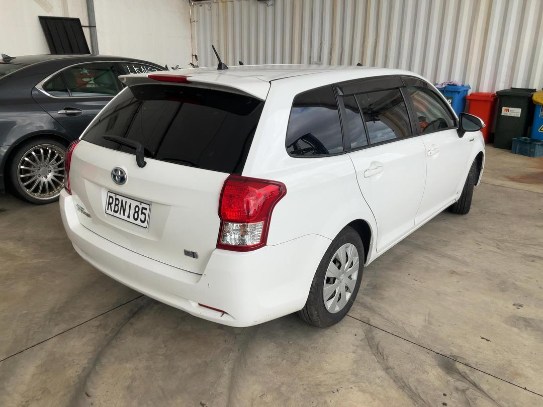 Photo '6' of Toyota Corolla Fielder Hybrid