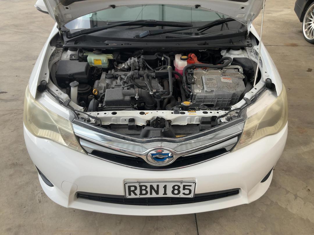 Photo '13' of Toyota Corolla Fielder Hybrid