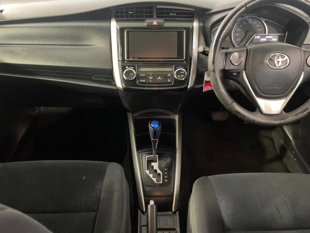 Photo '18' of Toyota Corolla