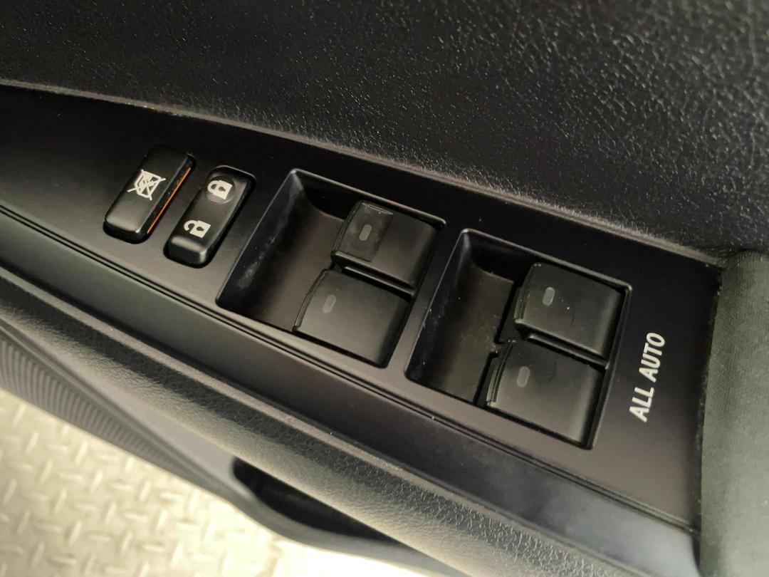 Photo '24' of Toyota Corolla