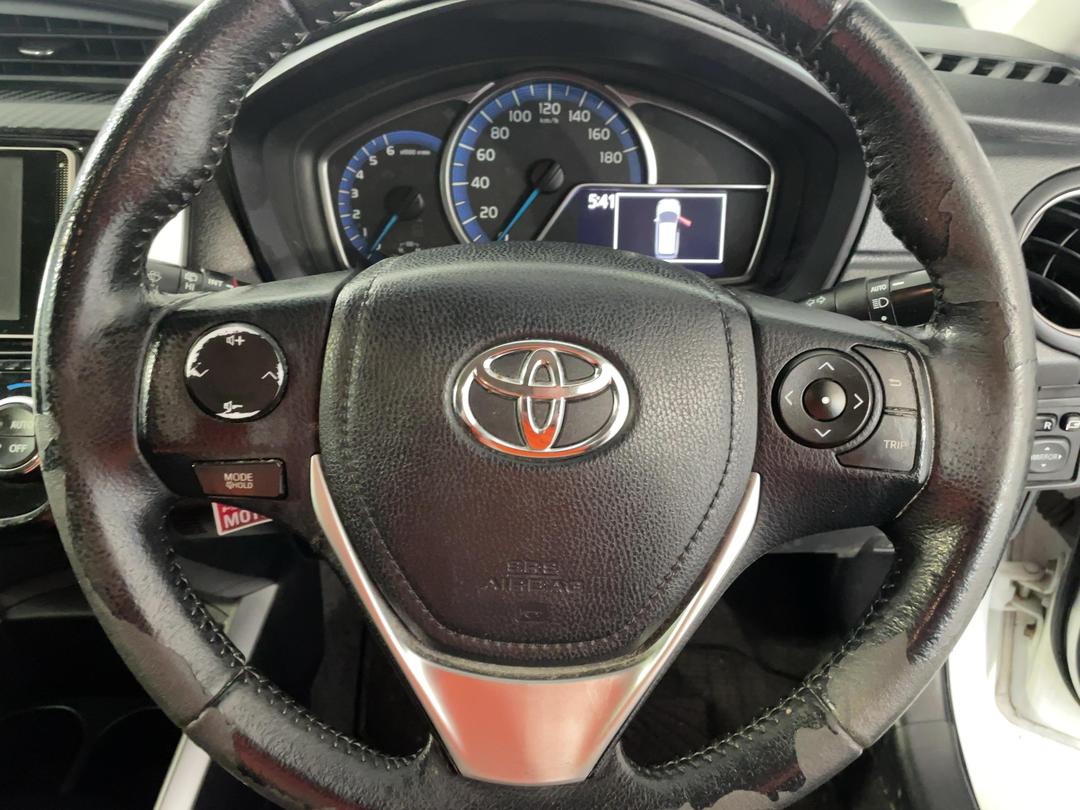 Photo '28' of Toyota Corolla