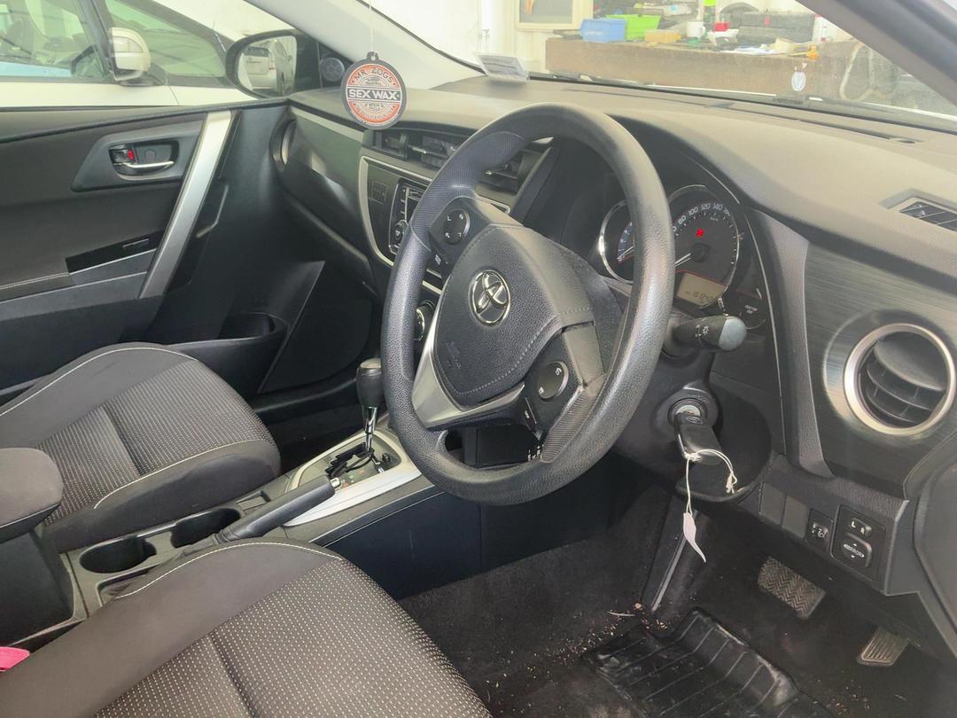 Photo '11' of Toyota Corolla GX Photo '11' of Toyota Corolla GX
