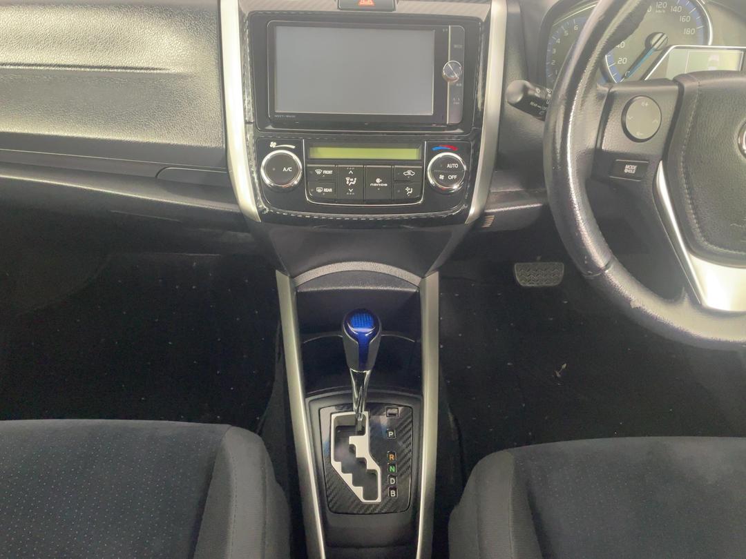 Photo '18' of Toyota Corolla Fielder