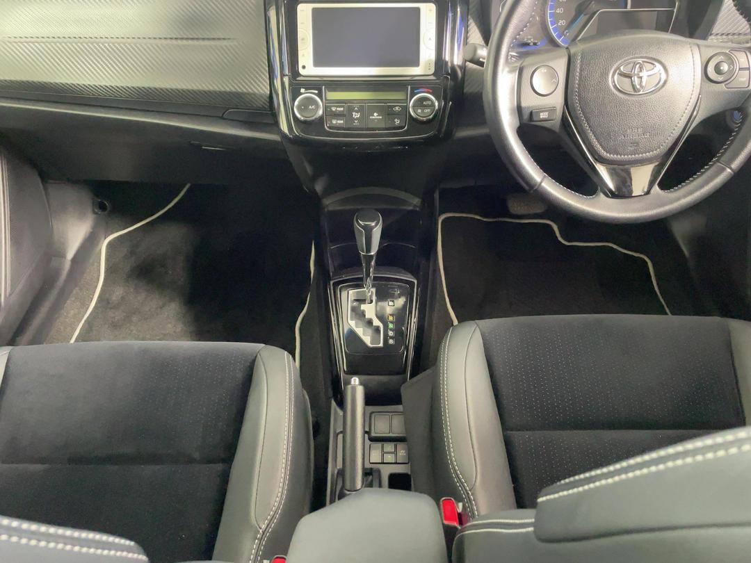 Photo '18' of Toyota Corolla Fielder