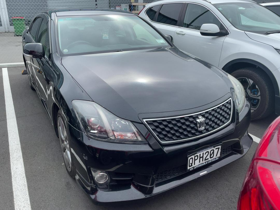 Photo '2' of Toyota Crown Photo '2' of Toyota Crown
