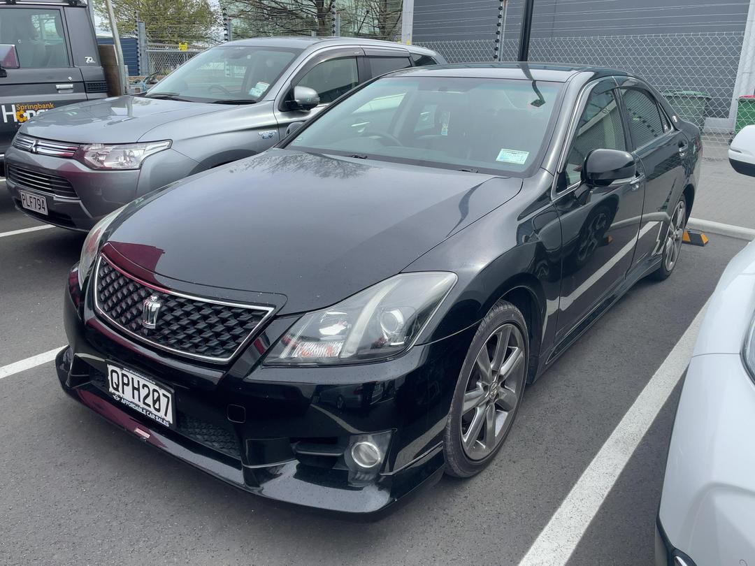 Photo '3' of Toyota Crown Photo '3' of Toyota Crown