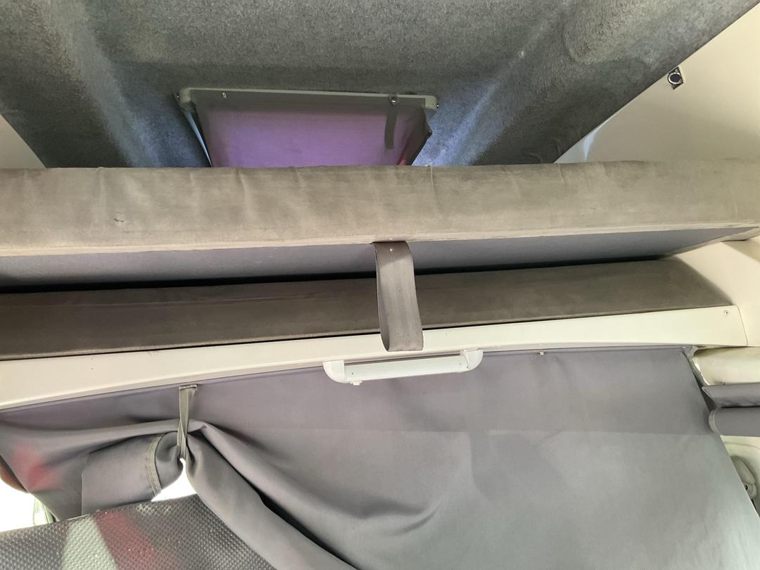 Photo '10' of Toyota Hiace Motorhome