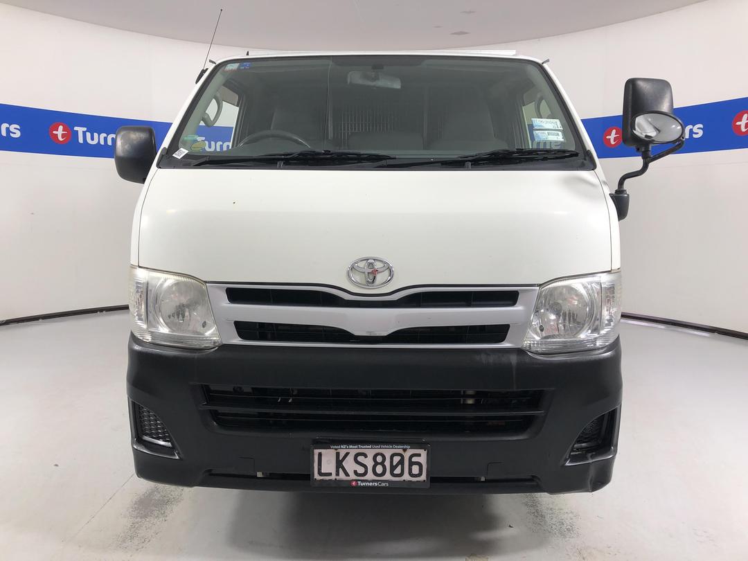 Photo '2' of Toyota Hiace