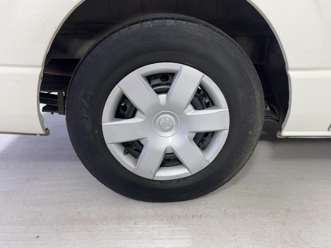 Photo '12' of Toyota Hiace