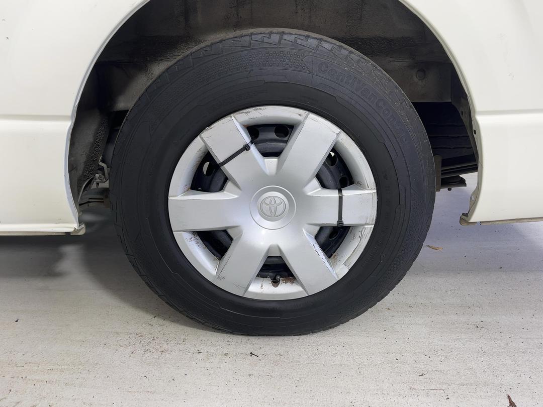 Photo '11' of Toyota Hiace