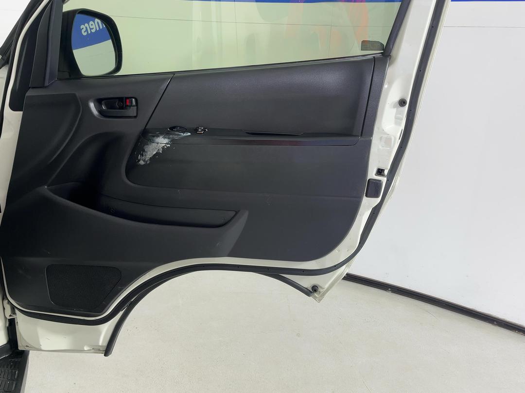 Photo '15' of Toyota Hiace
