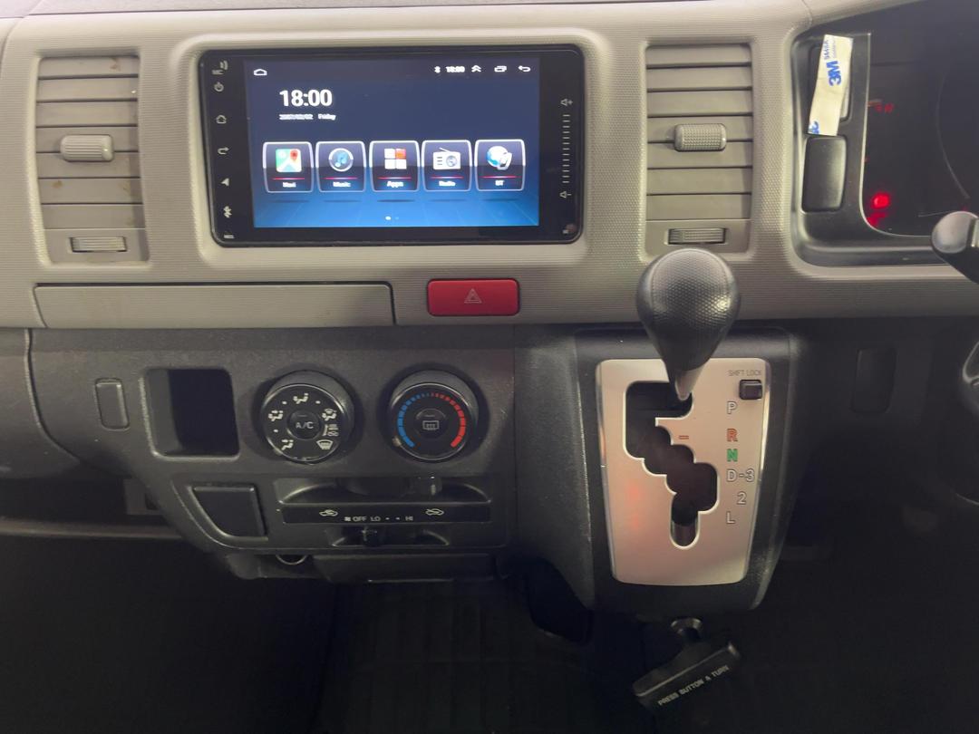Photo '18' of Toyota Hiace