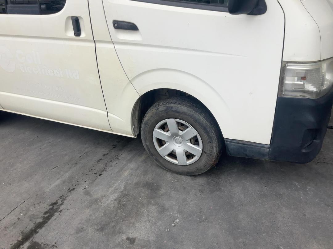 Photo '2' of Toyota Hiace Photo '2' of Toyota Hiace