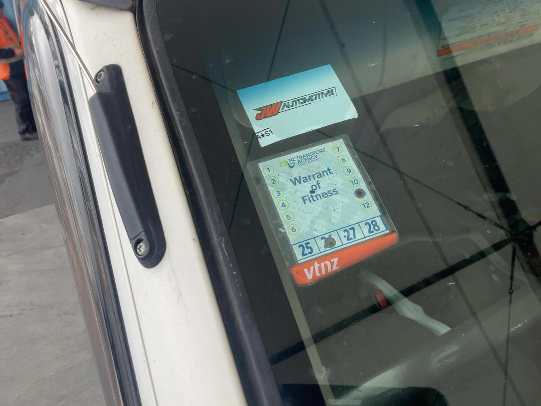 Photo '27' of Toyota Hiace Photo '27' of Toyota Hiace