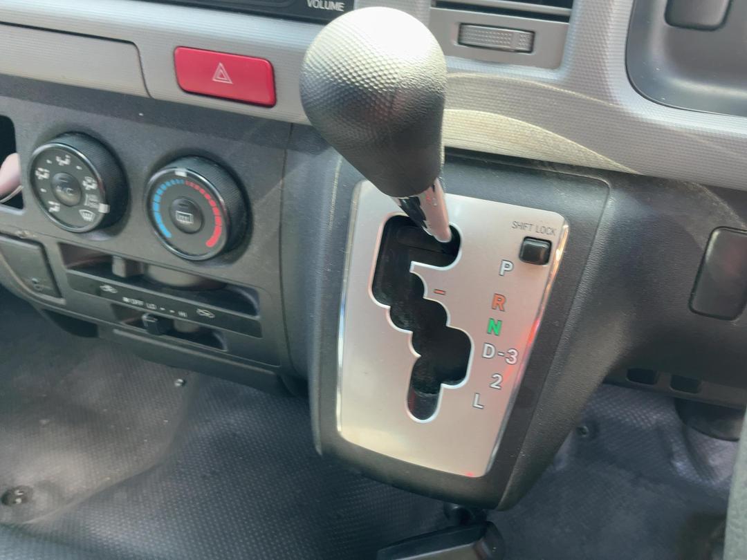 Photo '12' of Toyota Hiace ZX TD Photo '12' of Toyota Hiace ZX TD