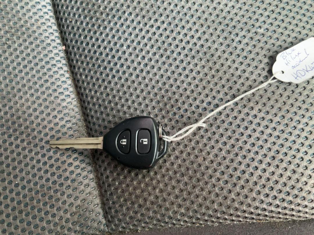 Photo '13' of Toyota Hilux SR5 TD DC